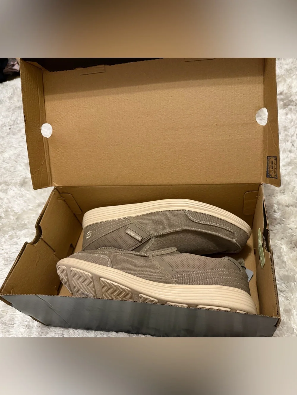 Men’s Skechers casual Slip-On Sneakers “Relaxed fit , memory foam “ new in box
